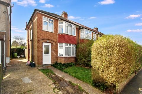 Sutton Court Road, Uxbridge, UB10 3 bed semi