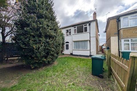 London Road, Ashford, TW15 3 bed maisonette for sale