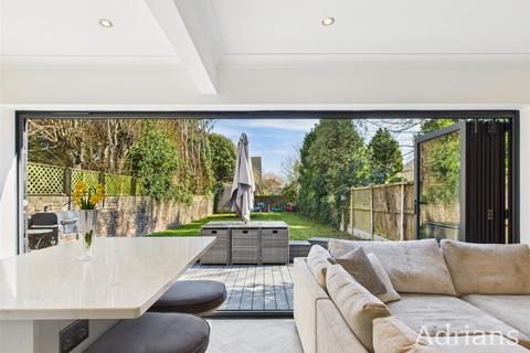 New London Road, Chelmsford 4 bed semi