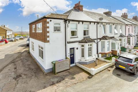 Wolesley Terrace, Lydd TN29 2 bed ground floor flat for sale