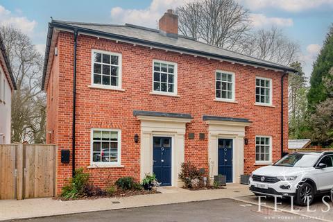 Birch Lane, Fordingbridge SP6 3 bed semi