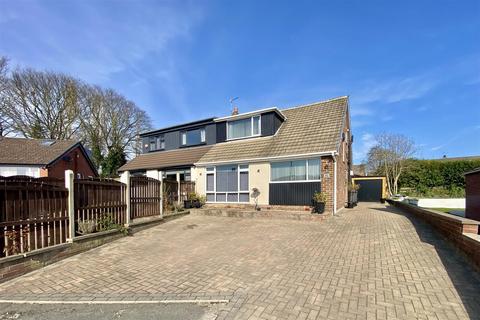Fairfield Drive, Heckmondwike 3 bed semi