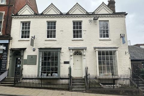 High Street, Winchester, Hampshire 2 bed apartment for sale