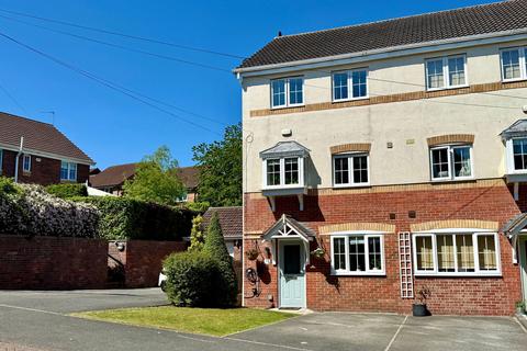 Tower Crescent, Tadcaster, LS24 9JP 3 bed semi