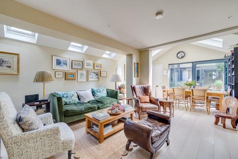 Stephendale Road, Fulham, London 2 bed flat for sale