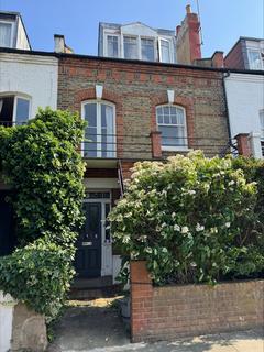 Margravine Gardens, London 2 bed flat for sale
