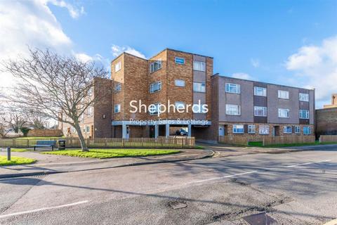 Turners Hill, Cheshunt EN8 1 bed flat for sale
