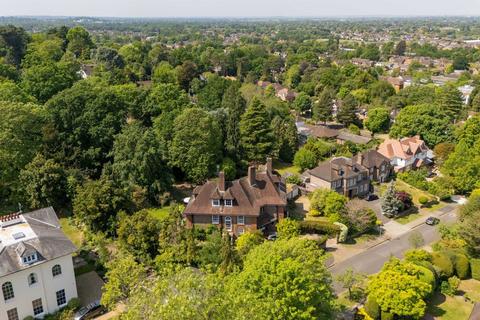 Ashcombe Avenue, Surbiton KT6 4 bed semi