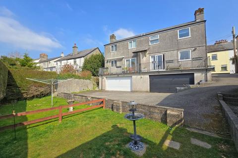 Chapel Street, Yelverton PL20 3 bed semi