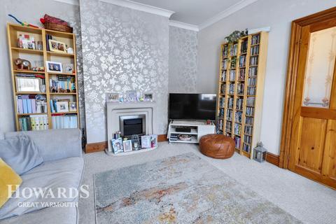 Harley Road, Great Yarmouth 4 bed terraced house for sale