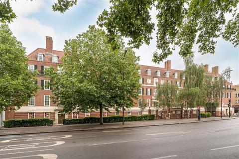 Clapham Common South Side, London SW4 1 bed flat for sale