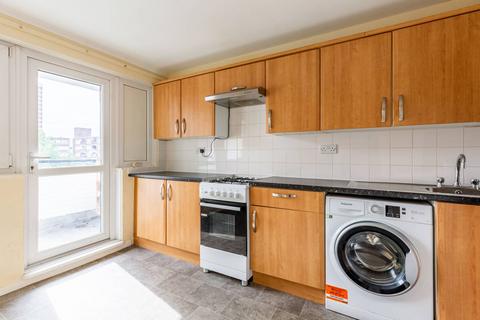 Weatherley Close, London E3 2 bed flat for sale