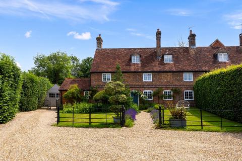 6 bedroom semi-detached house for sale