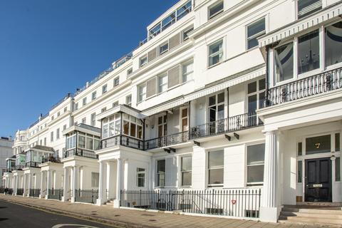 Chichester Terrace, Brighton, BN2 1FG 2 bed ground floor flat for sale