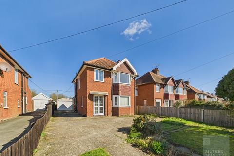 Beccles Road, Bungay 3 bed detached house for sale