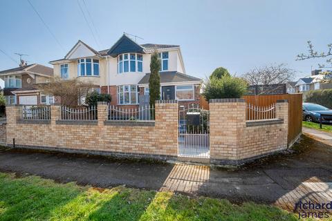 Harvey Grove, Rodbourne Green... 4 bed semi