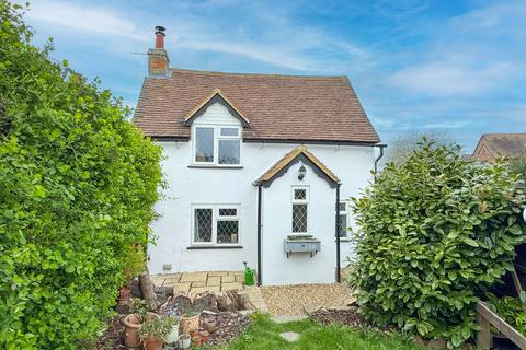 Shabbington, Buckinghamshire, HP18 2 bed cottage for sale