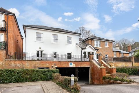 Horsham Road, Dorking 1 bed apartment for sale