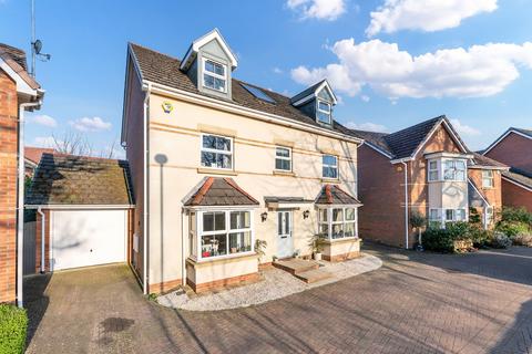 Olvega Drive, Buntingford SG9 5 bed detached house for sale