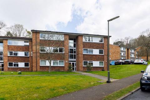 Hillside Road, Whyteleafe 2 bed apartment for sale