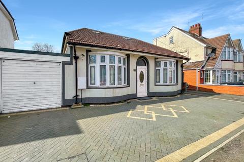 Arundel Road, Luton, Bedfordshire... 6 bed detached house for sale