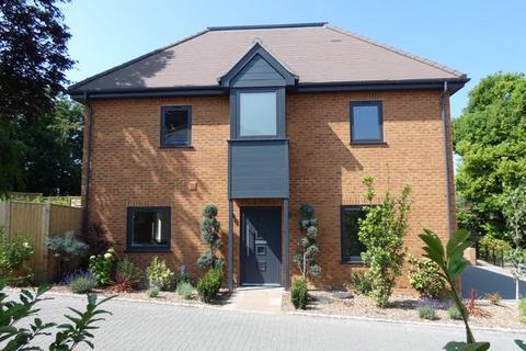 Chartland Close, Bookham 4 bed detached house for sale