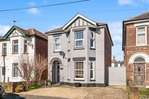 Capstone Road, Bournemouth BH8 4 bed detached house for sale