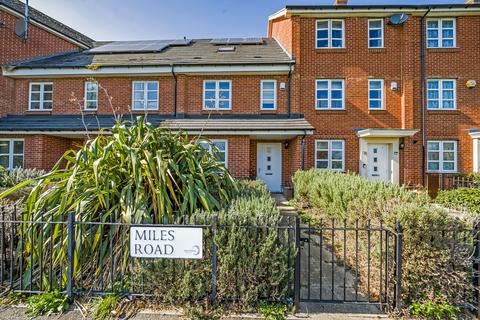 Miles Road, Mitcham CR4 3 bed terraced house for sale