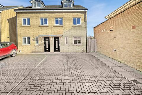 St. Teresas Close, Hartlepool, TS25 3 3 bed semi