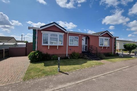 Burgh Castle 2 bed park home for sale