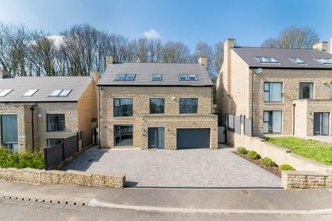 Station Road, Denby Dale, HD8 4 bed detached house for sale