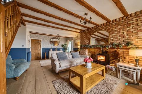 Engine Row, Penclawdd, Swansea 3 bed semi