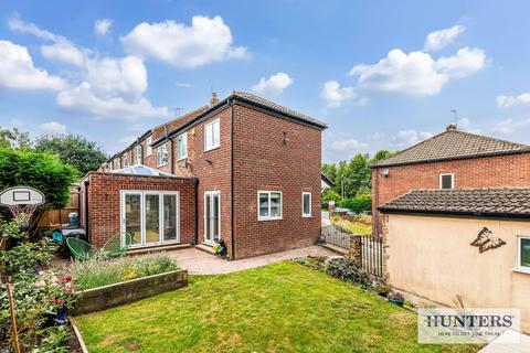 West View Court, Yeadon, Leeds 4 bed end of terrace house for sale