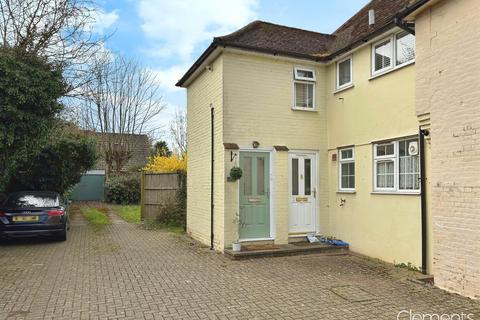 Bedmond Road, Hemel Hempstead HP3 2 bed maisonette for sale