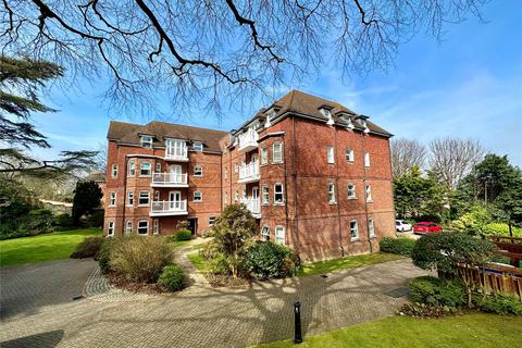 Silverdale Road, Meads, Eastbourne, BN20 3 bed apartment for sale