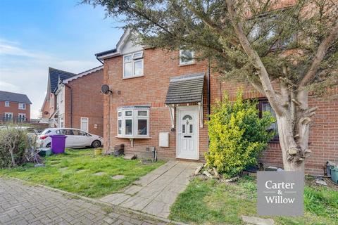 Heathfield Park Drive, Essex 3 bed semi