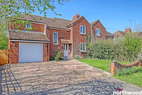 West Hanningfield Road, Great Baddow... 4 bed semi