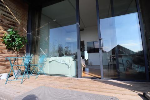 Altrincham WA14 2 bed apartment for sale