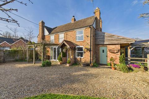 Main Street, Pinvin 4 bed detached house for sale