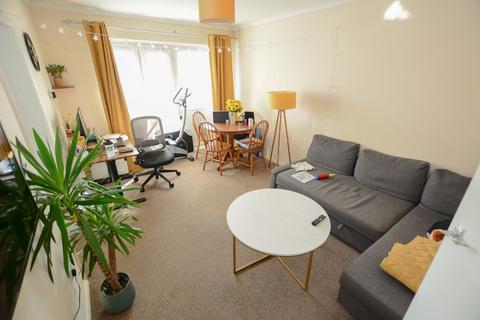 Littlehampton BN17 1 bed apartment for sale
