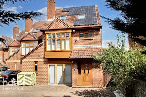 Laleham Road, Shepperton 4 bed end of terrace house for sale