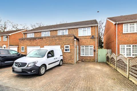 Brewers Close,  Farnborough, GU14 4 bed semi
