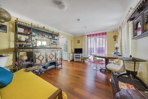 Clearwater House, Richmond 2 bed apartment for sale