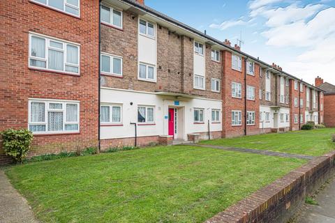 Martins Road, BROMLEY, BR2 2 bed apartment for sale