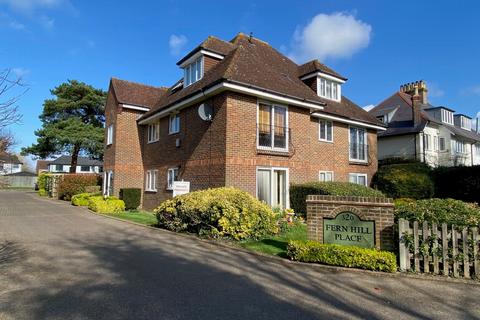 Tubbenden Lane South, Farnborough... 2 bed flat for sale