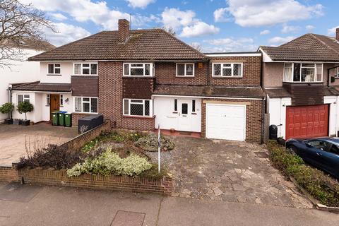 Chestnut Drive, Bexleyheath, DA7 4 bed semi