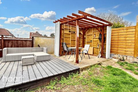 Shap Crescent, Carshalton 1 bed maisonette for sale