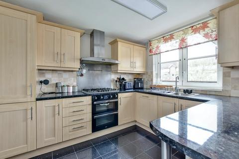 Chiltern Heights, White Lion Road... 2 bed apartment for sale