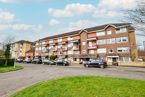 Chiltern Heights, White Lion Road... 2 bed apartment for sale
