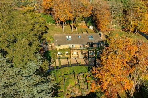 Hearn Close, Penn, Buckinghamshire, HP10 6 bed detached house for sale